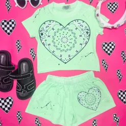 BANDANA HEART PAINT SPLATTER TSHIRT