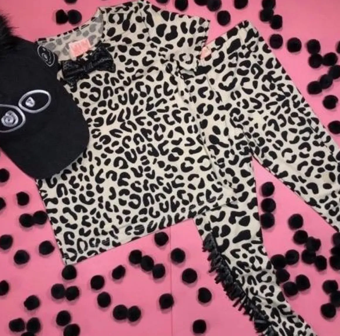 LEOPARD PRINT BOW TIE TSHIRT