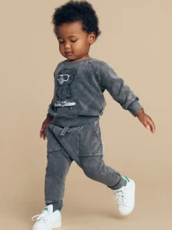 SKATER BEAR SWEATSHIRT