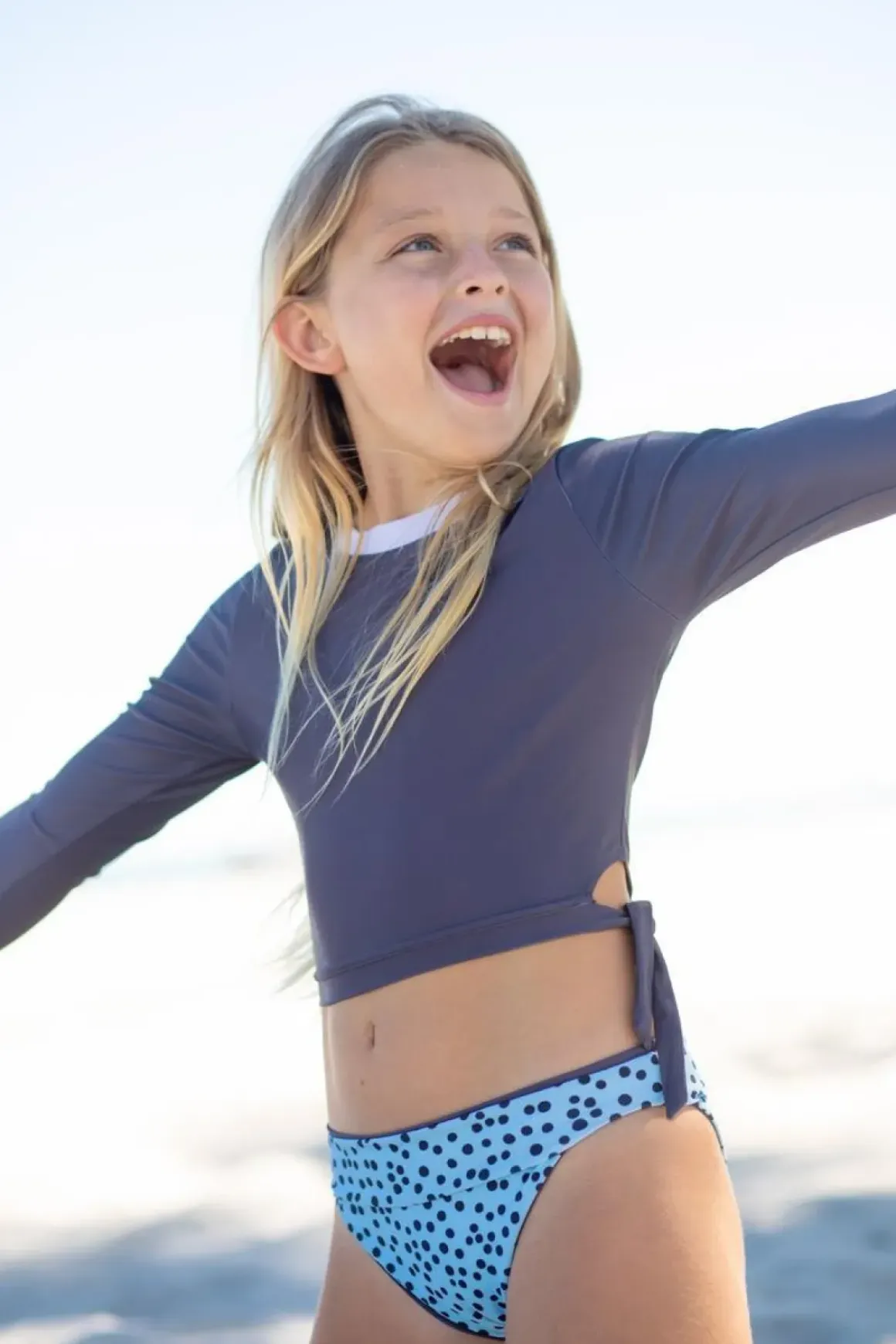 SOLID SIDE TIE RASH GUARD